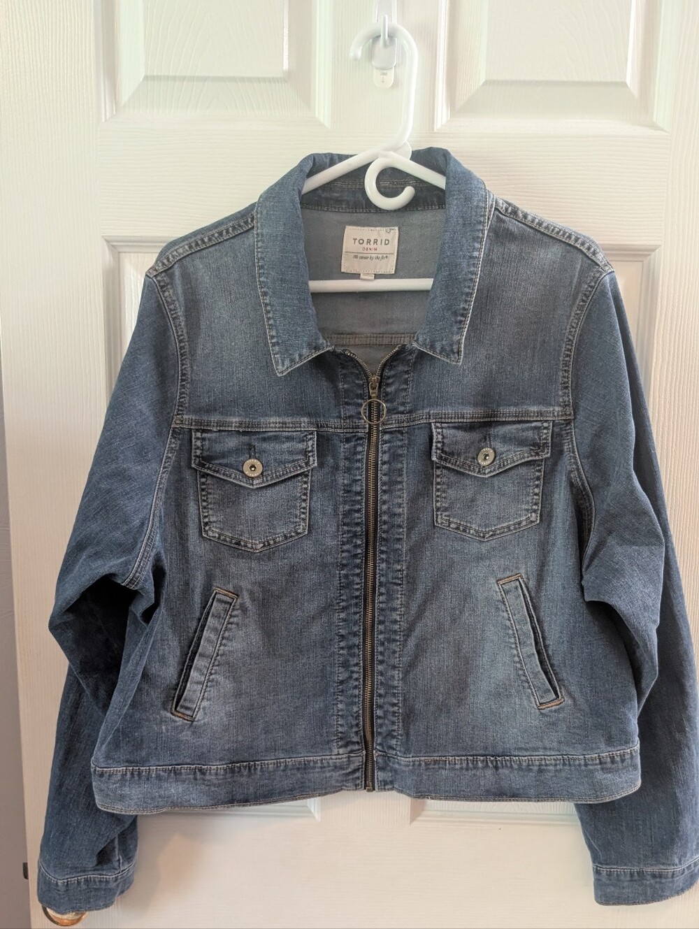 torrid Light Wash Denim Zip Jacket - Blue